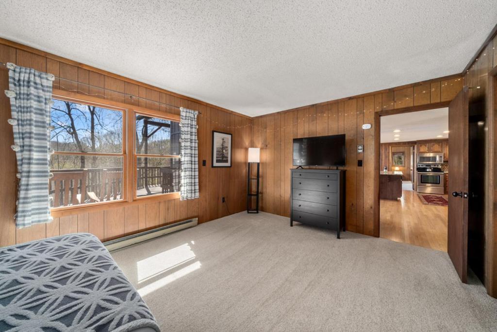 Вилла Wolf Ridge Retreat Swiss Экстерьер фото
